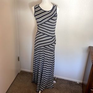 Max Studio navy & white maxi dress sz S GUC